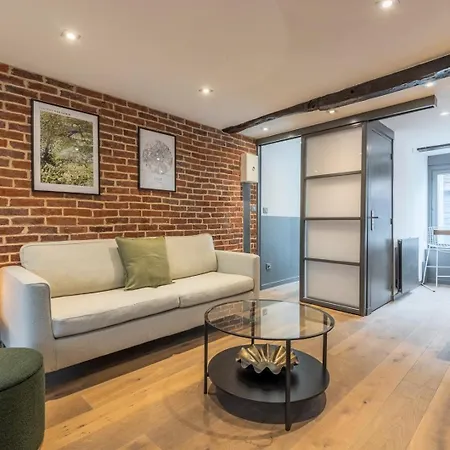 Lejlighed Two Bedroom In The Heart Of Old *