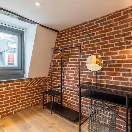 Two Bedroom In The Heart Of Old *