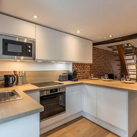 Lejlighed Two Bedroom In The Heart Of Old