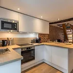 Διαμέρισμα Two Bedroom In The Heart Of Old