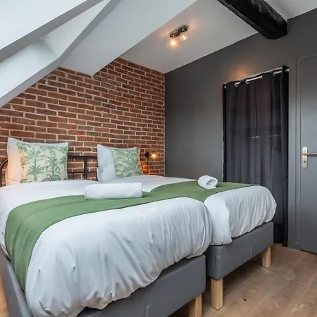 公寓 Two Bedroom In The Heart Of Old *